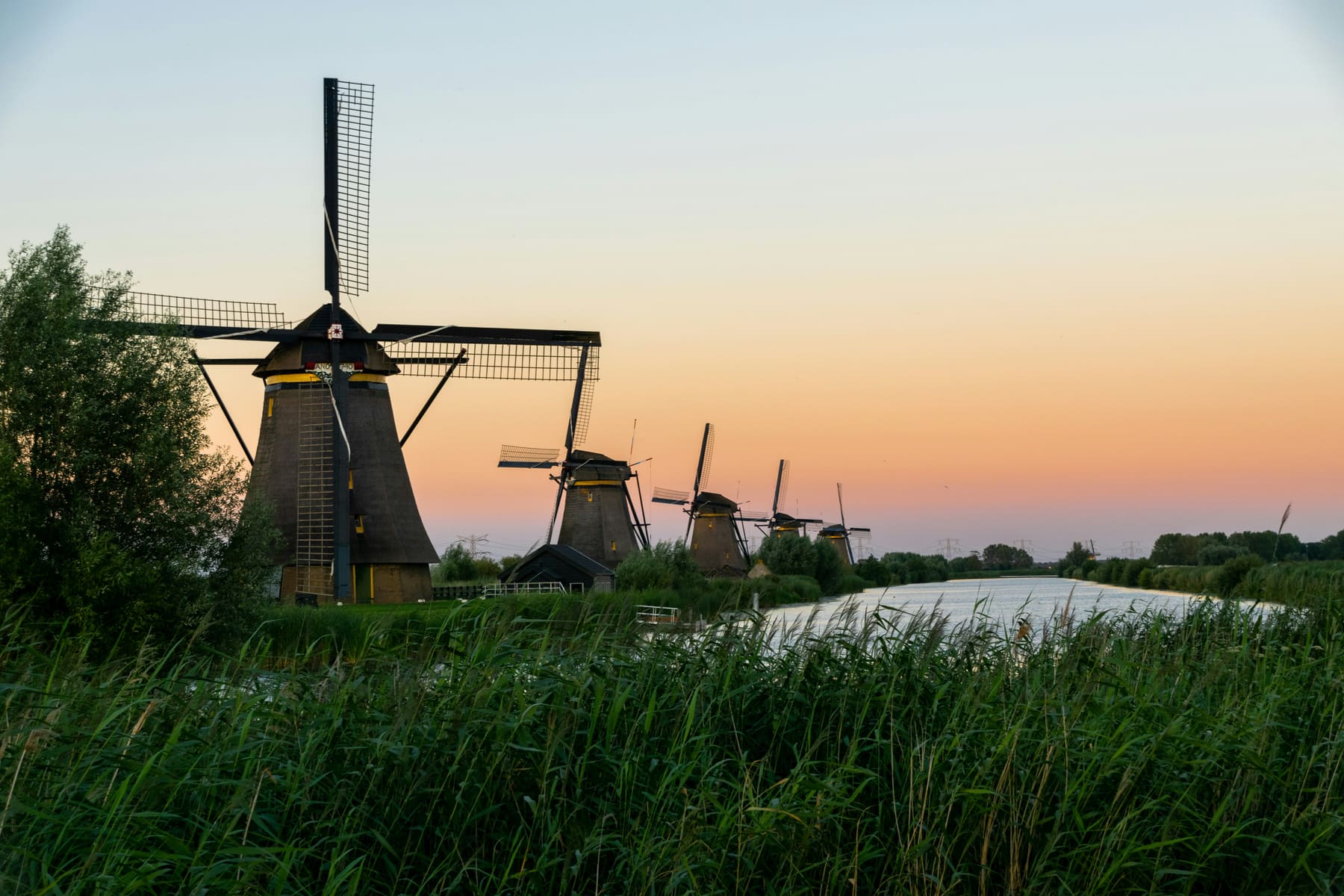 Molens van Kinderdijk bij zonsondergang